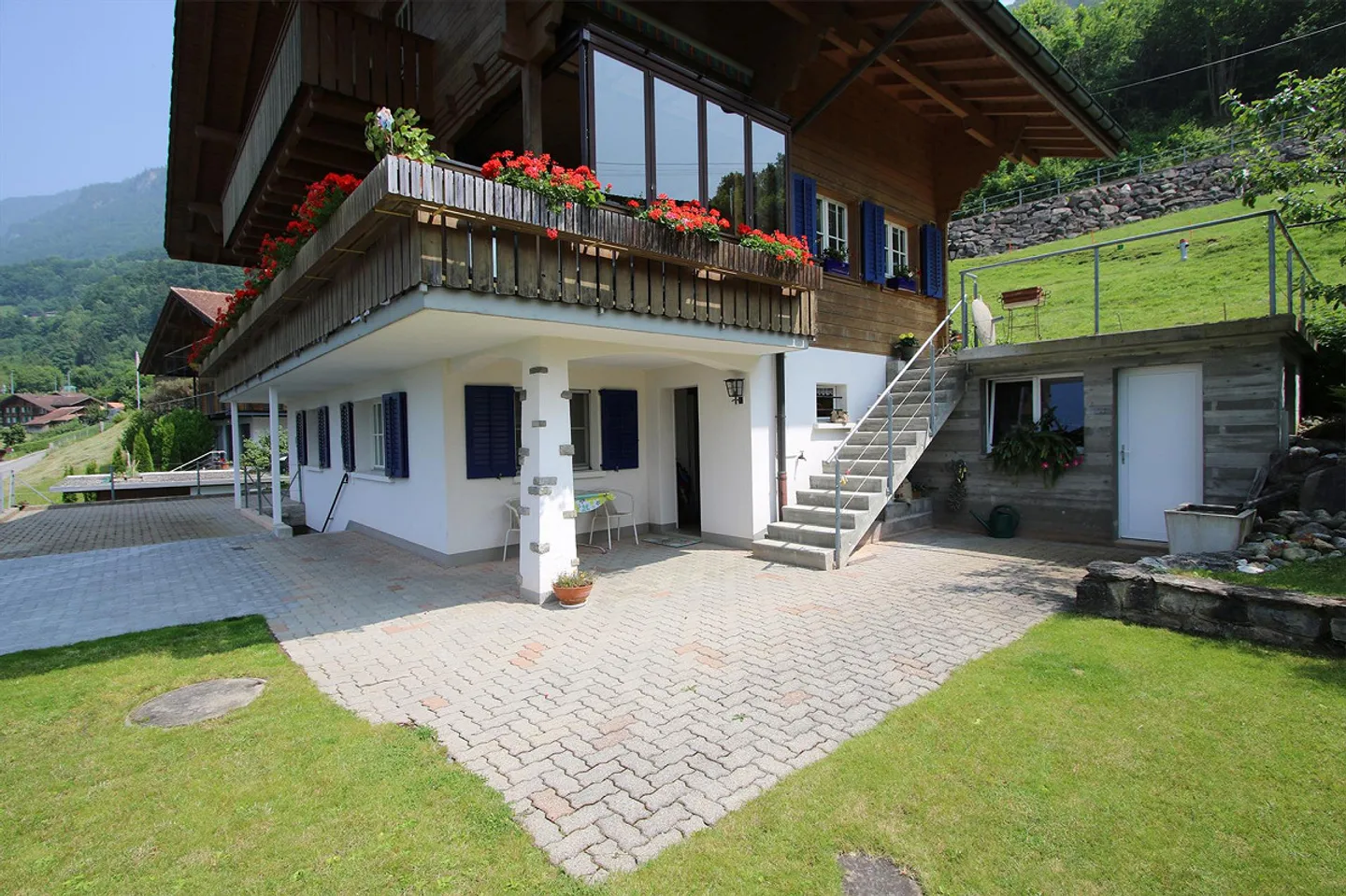 Exclusive Retreat for Your Family - Prime Location in a Unique Natural Arena - Photo 10 of 15
