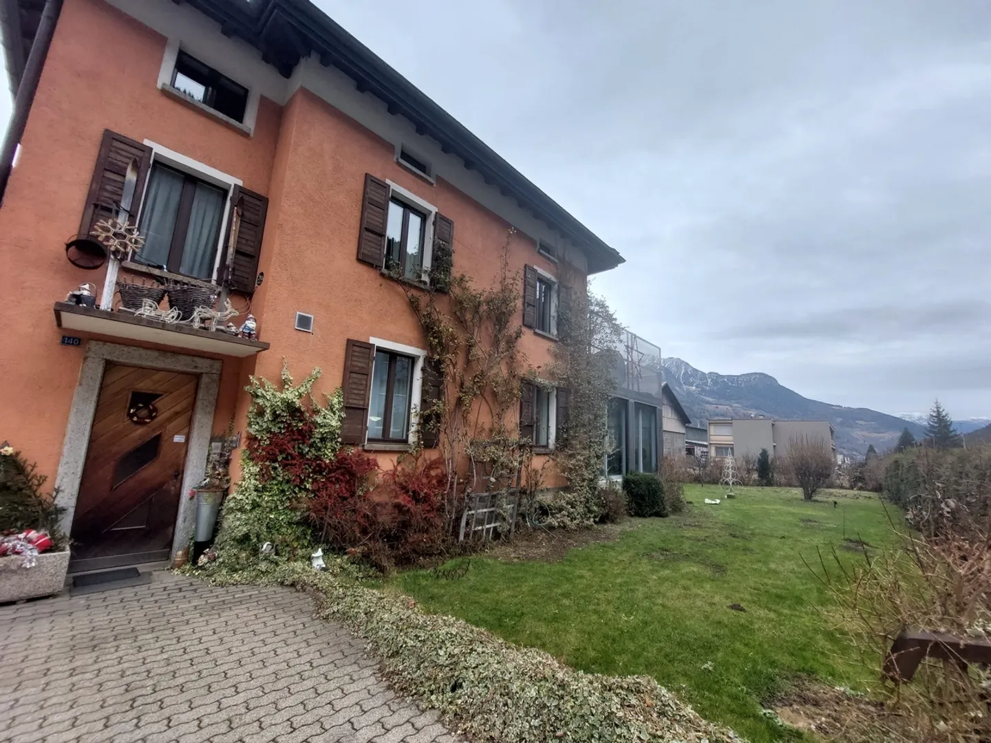 Spacious independent house with 7.5 rooms and mountain views in Piotta - Photo 4 of 6