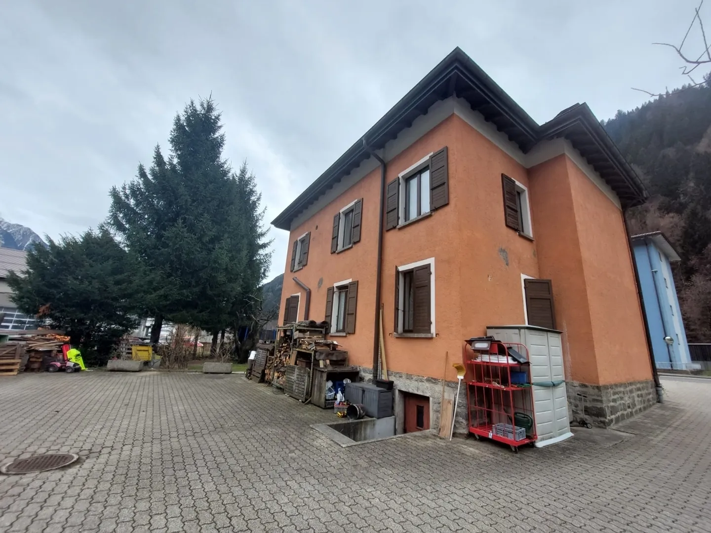 Spacious independent house with 7.5 rooms and mountain views in Piotta - Photo 5 of 6