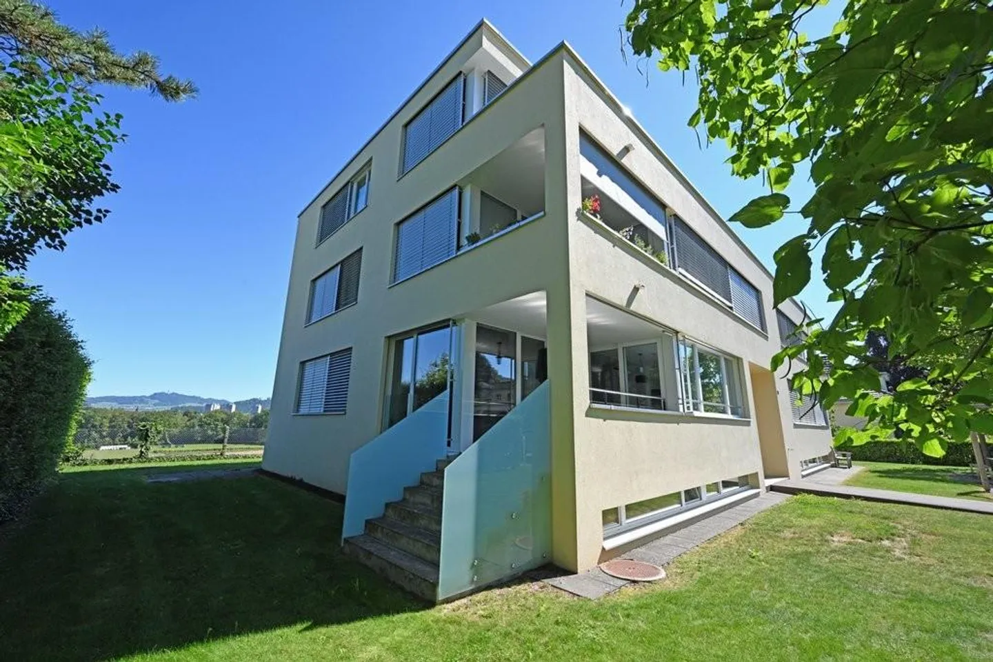 Luxuriöse Traumwohnung im Grünen! - Foto 2 von 10