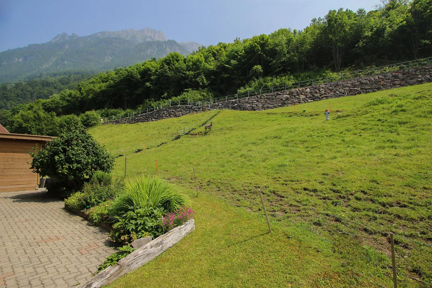 Exclusive Retreat for Your Family - Prime Location in a Unique Natural Arena - Photo 15 of 15