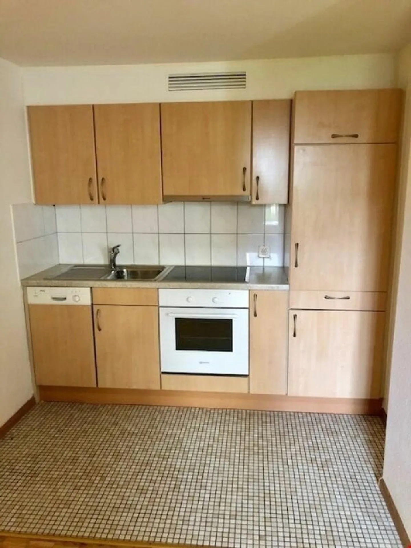 Affordable - Near Rhine/Birsköpfli - Photo 2 of 5