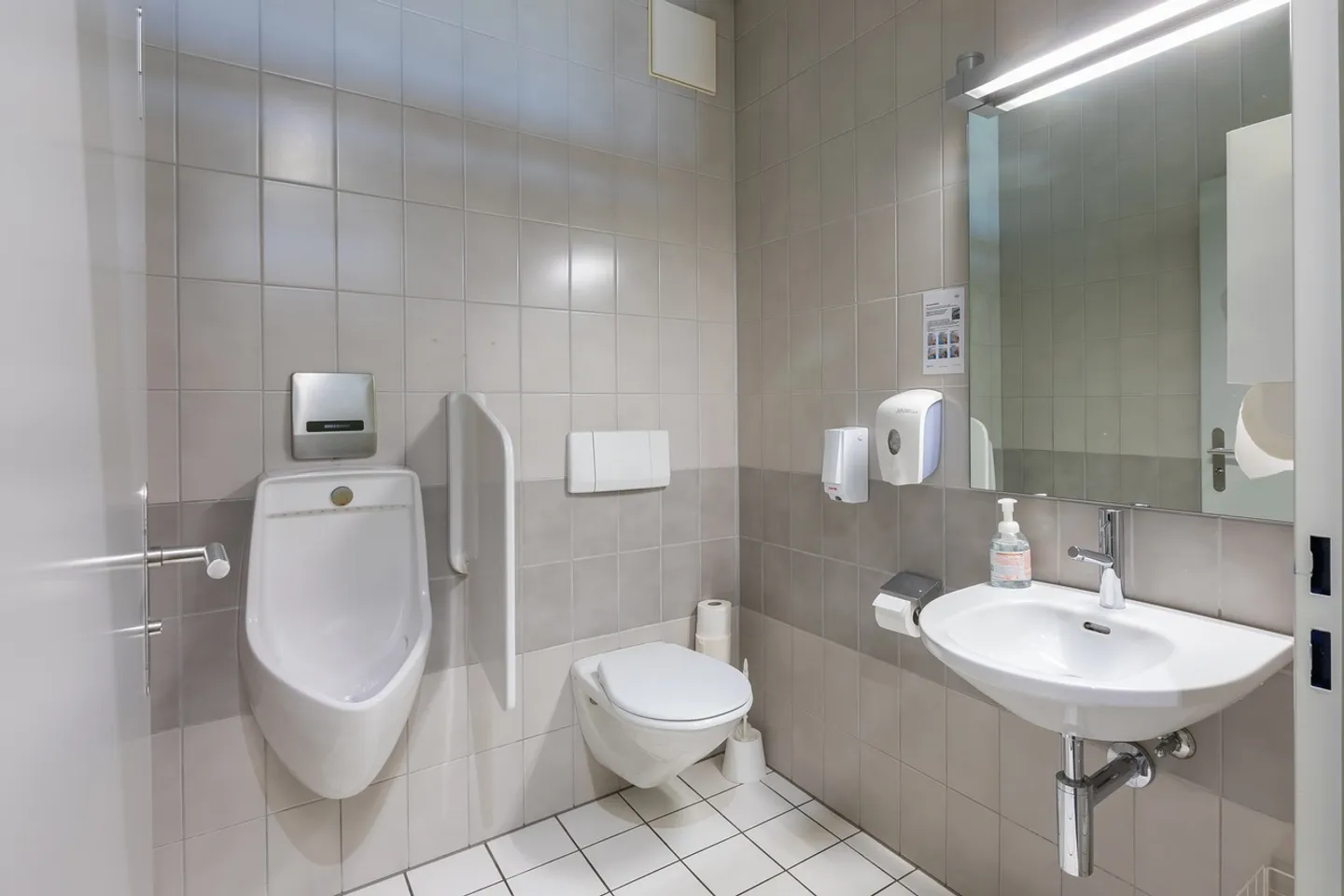 Flexible Büroflächen ab 300 m² mit individuellen Ausbaumöglichkeiten - Foto 9 von 10