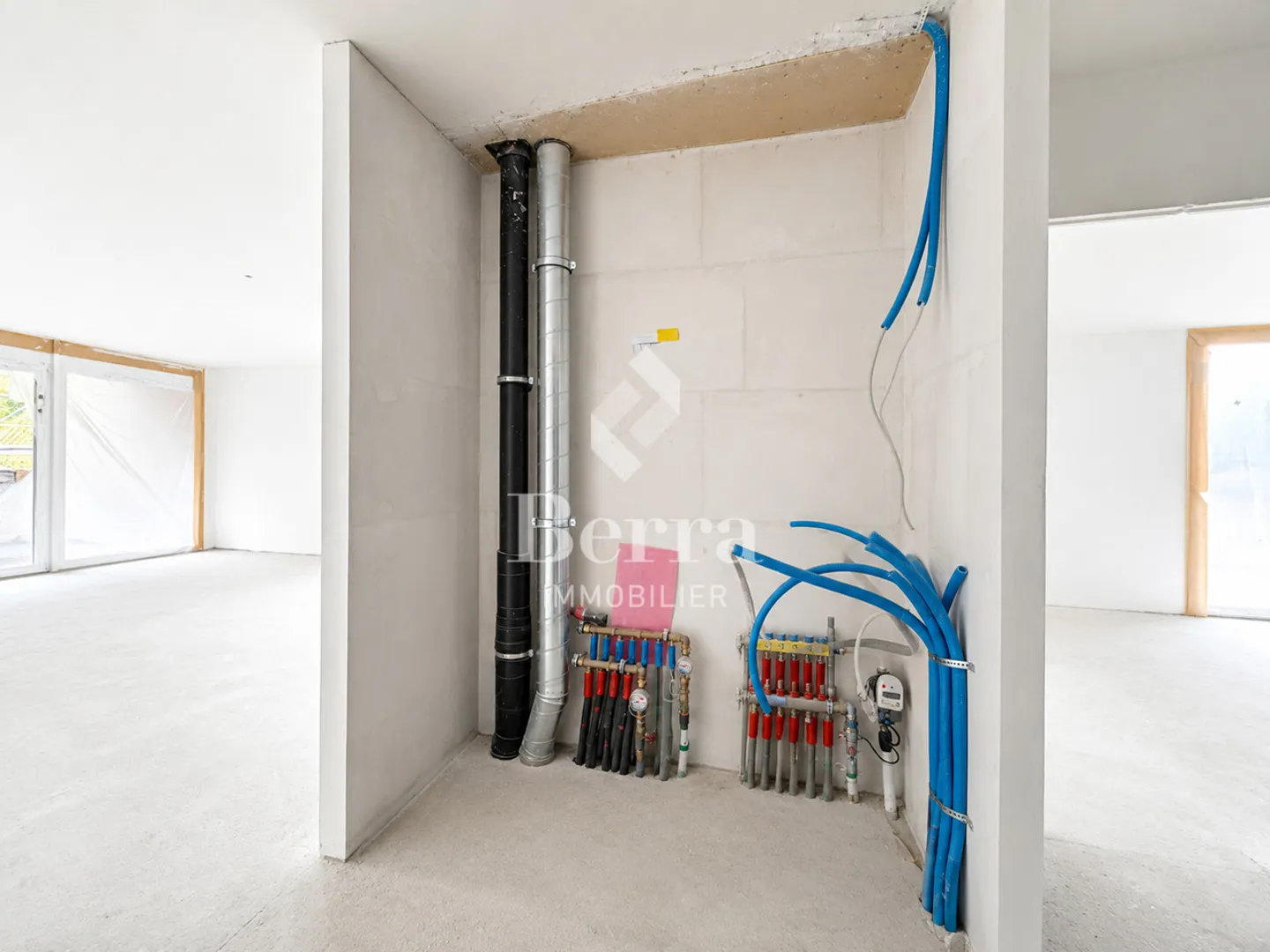 Modern Apartment in Saxon - Photo 2 of 15