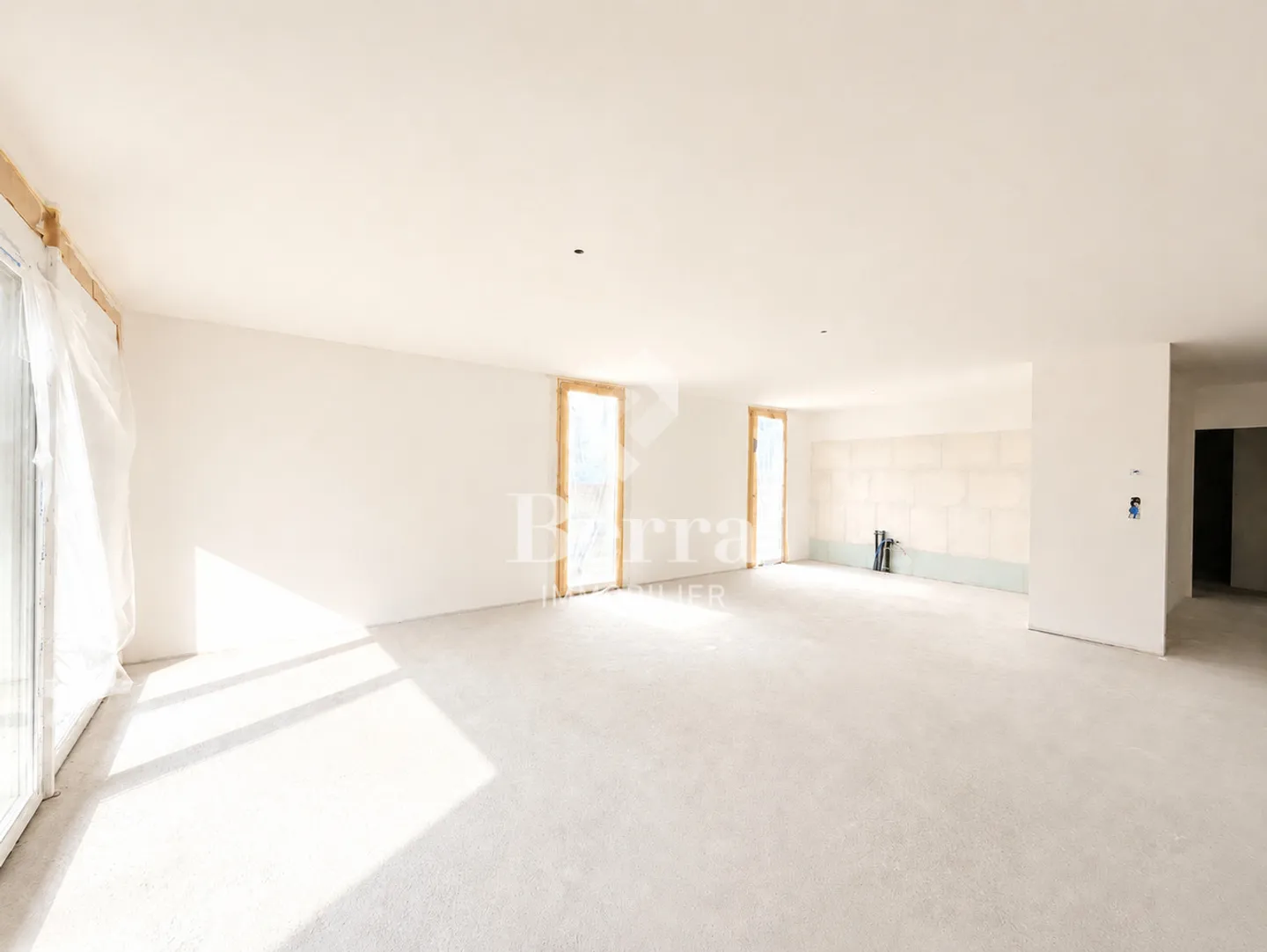 Modern Apartment in Saxon - Photo 5 of 15