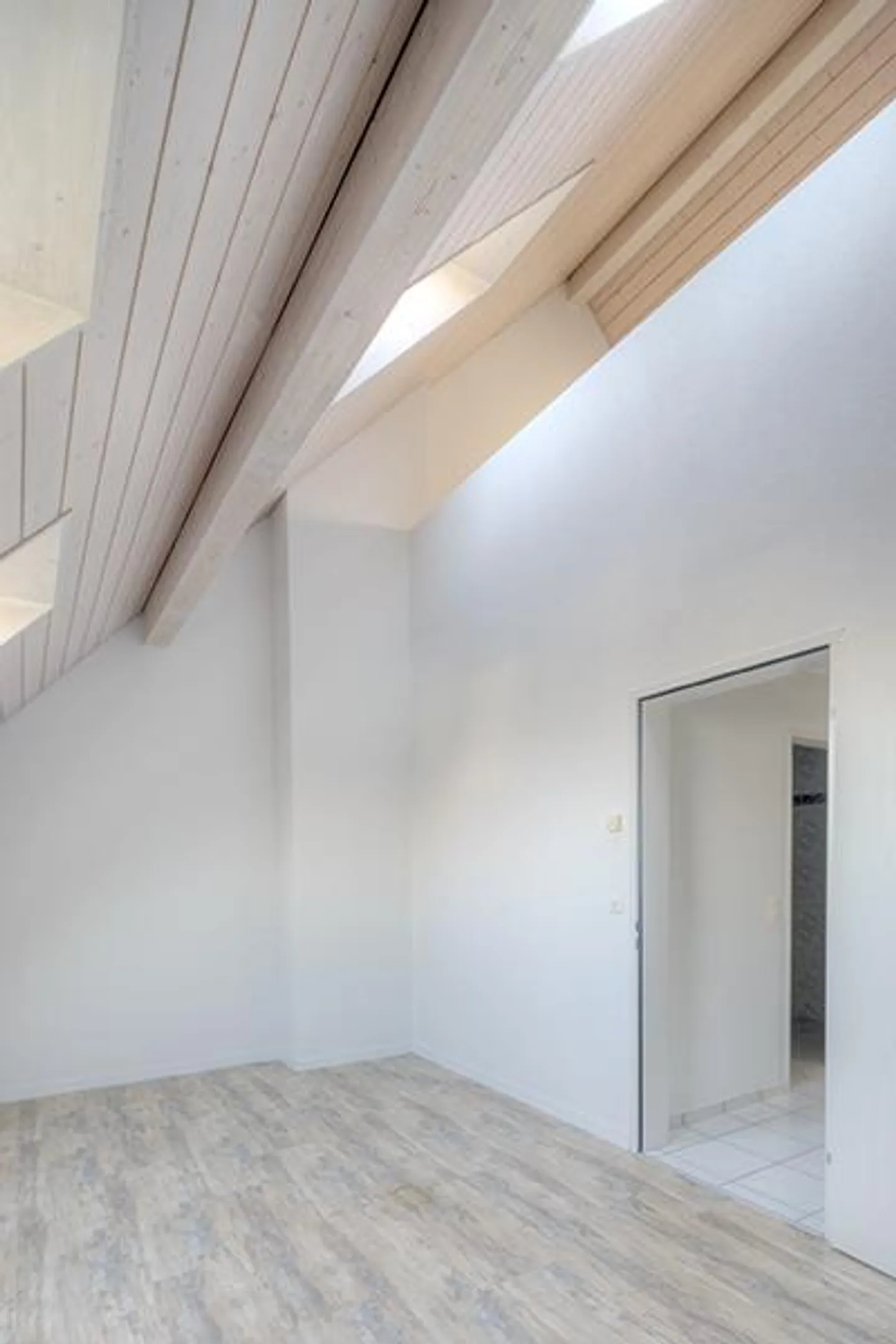 Appartement en duplex spacieux de 3 étages avec grand balcon - Photo 7 sur 10