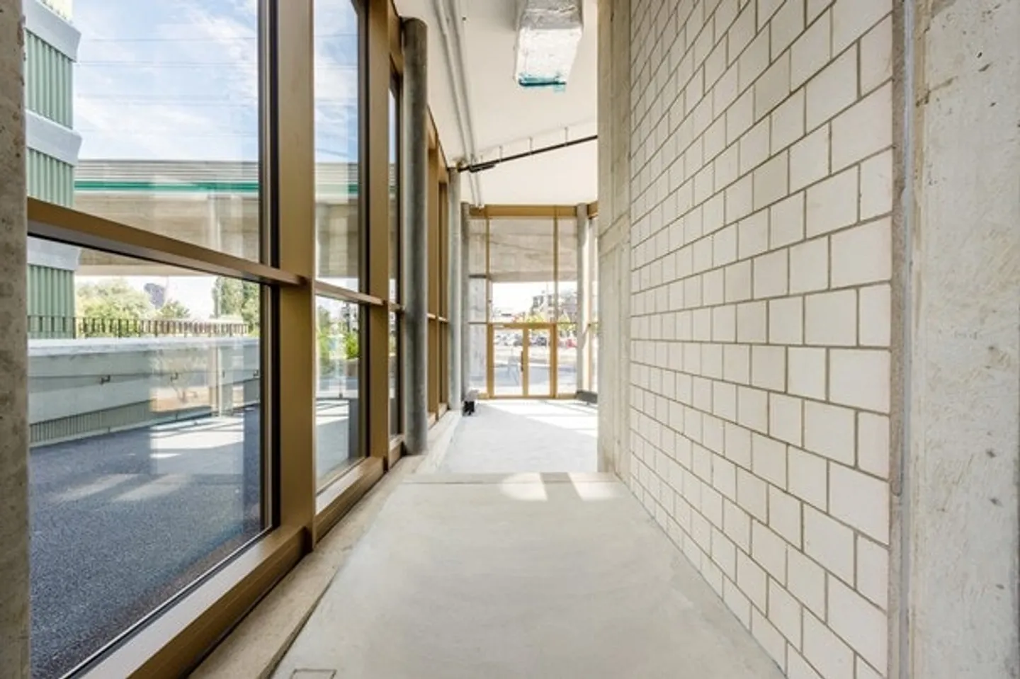 Espaces commerciaux modernes et de haute qualité dans la zone Zwicky - 150 à 340 m² à louer - Photo 6 sur 12