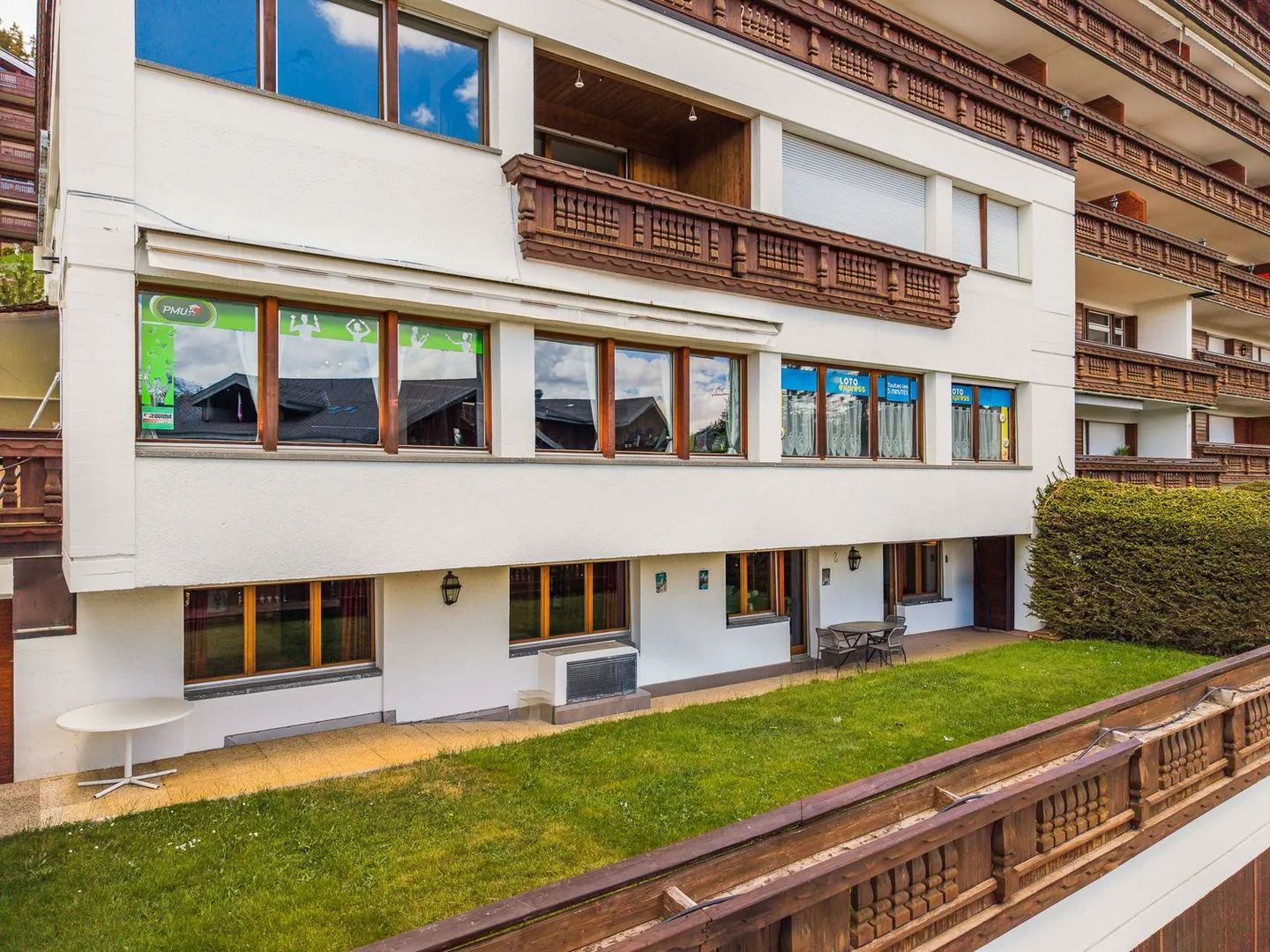 Bellissimo appartamento di 3,5 stanze al piano terra con terrazza e giardino - Foto 3 di 20