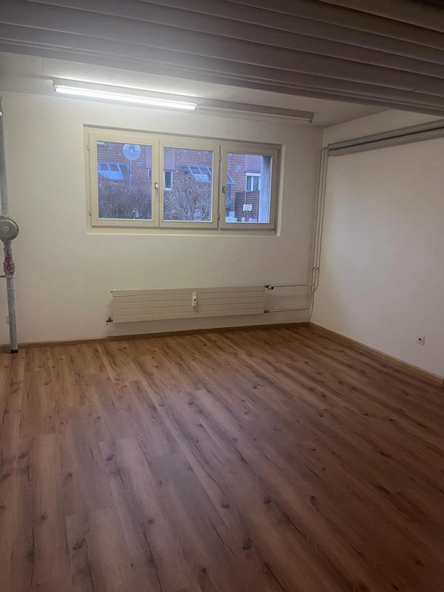 Spacious Hobby Room - Photo 2 of 3