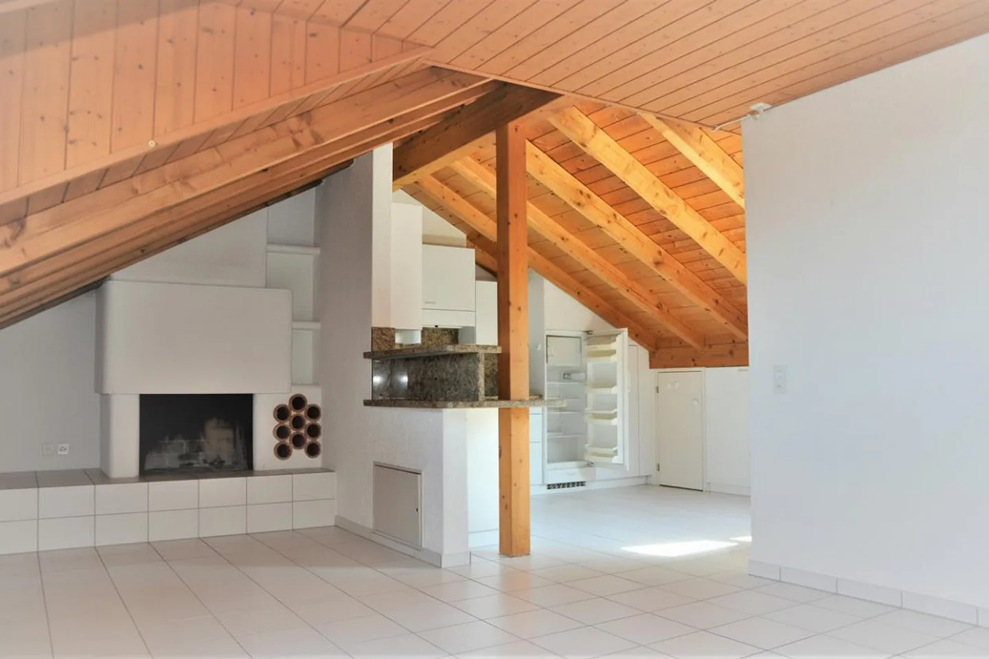 Appartement sous les combles avec beaucoup d'intimité - Photo 1 sur 9