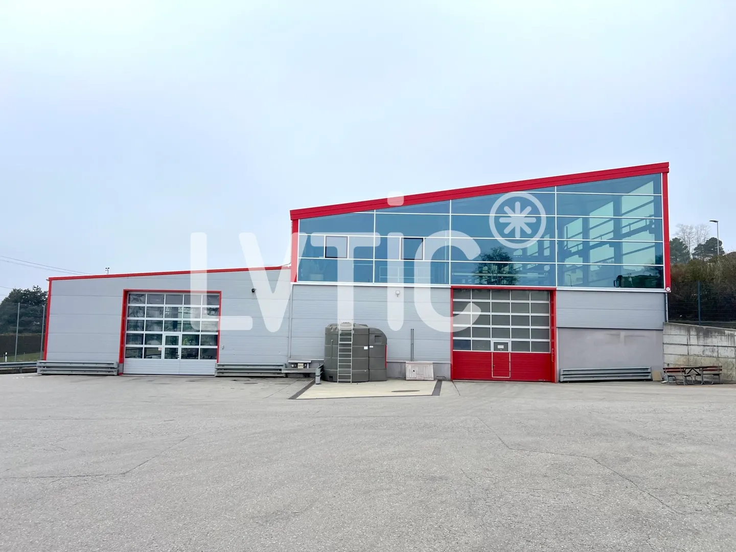 Sito industriale, uffici di circa 4000 m2 in vendita ad Avry-sur-Matran - Foto 3 di 20
