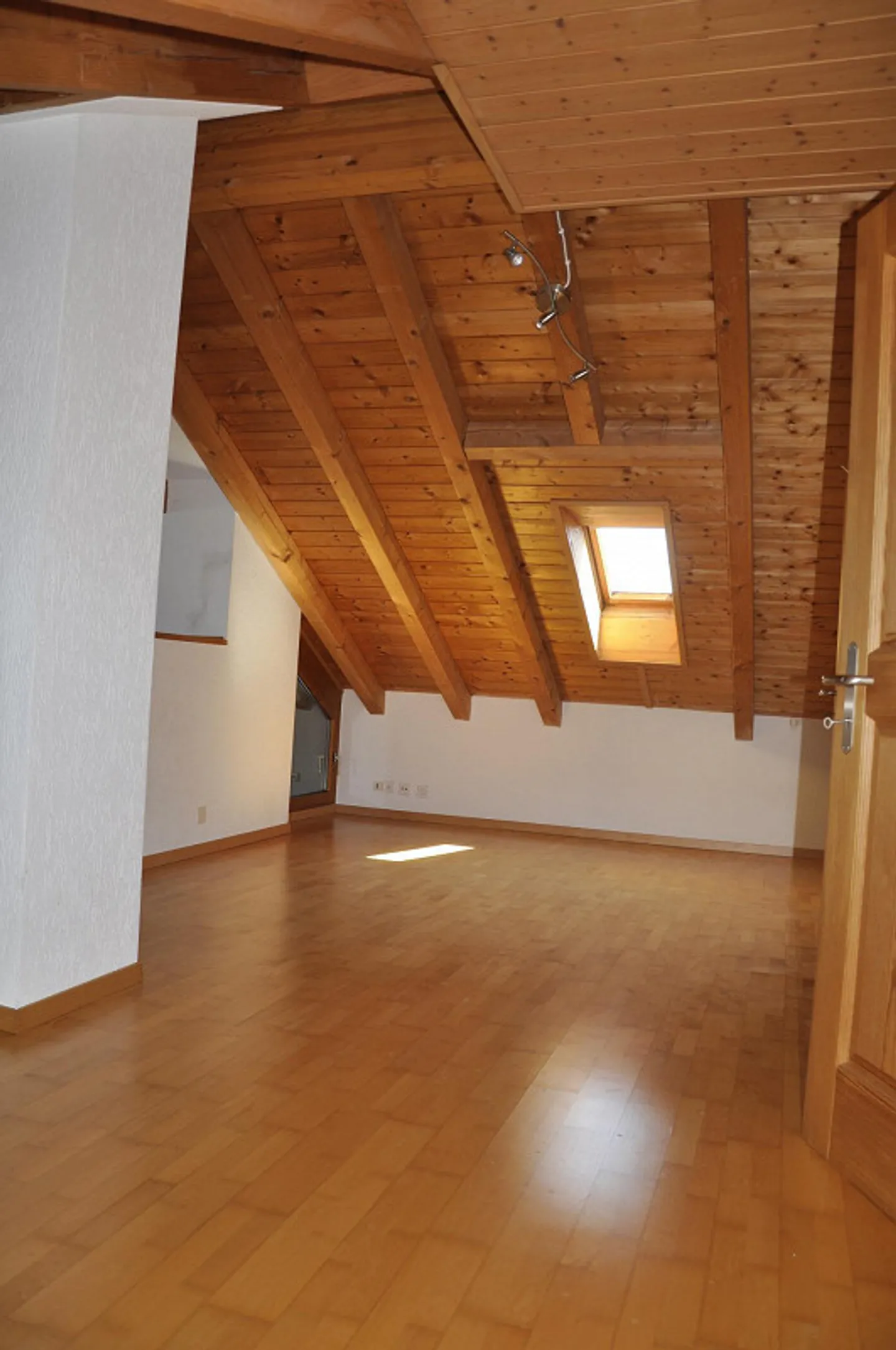 Appartement sous les combles avec beaucoup d'intimité - Photo 5 sur 9