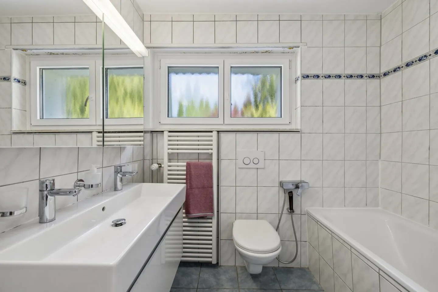 Maison individuelle jumelée bien entretenue dans un emplacement calme à Therwil - Photo 8 sur 11
