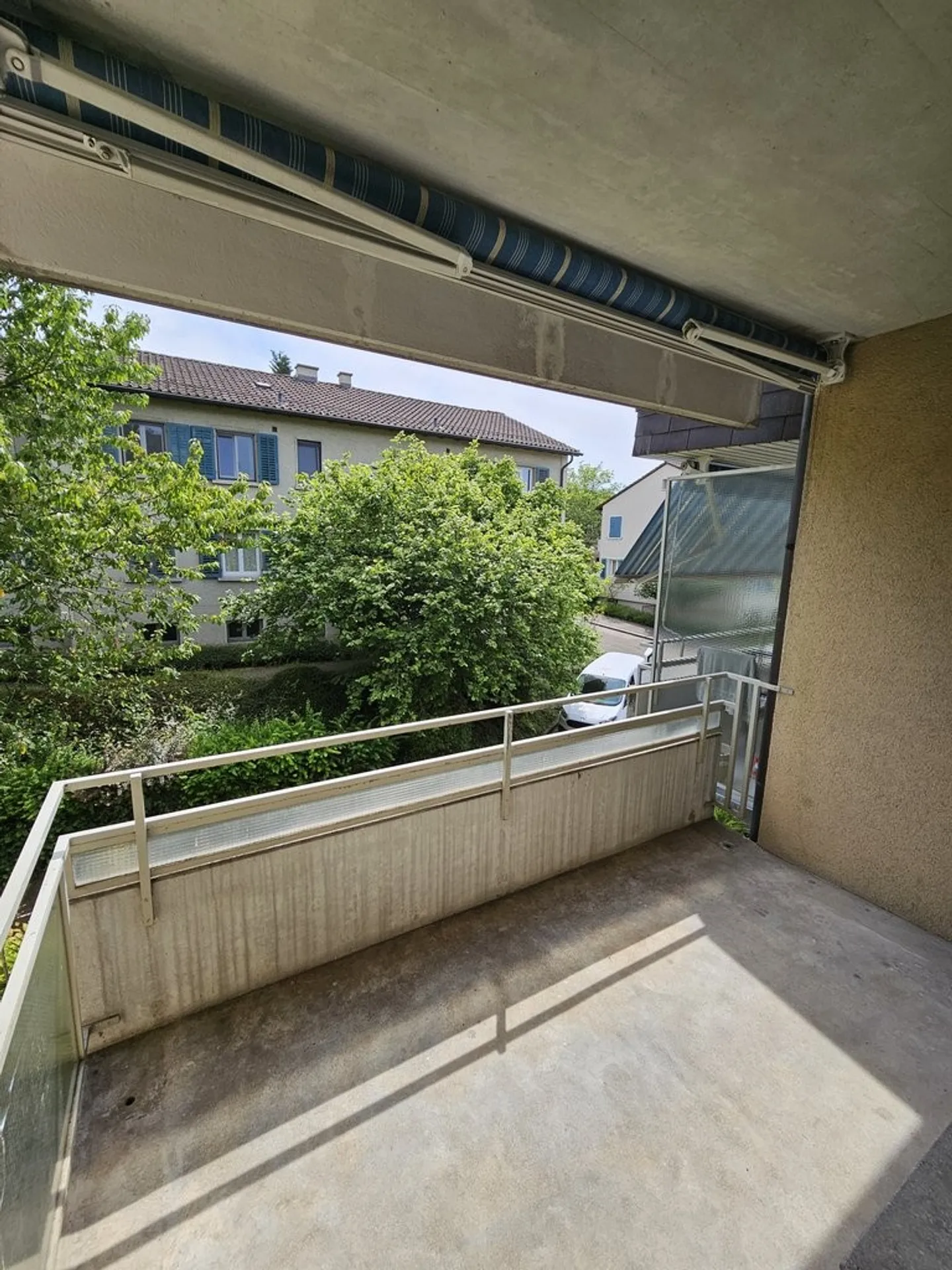 Sanierte Wohnung im Herzen von Zürich-Affoltern - Foto 8 von 9