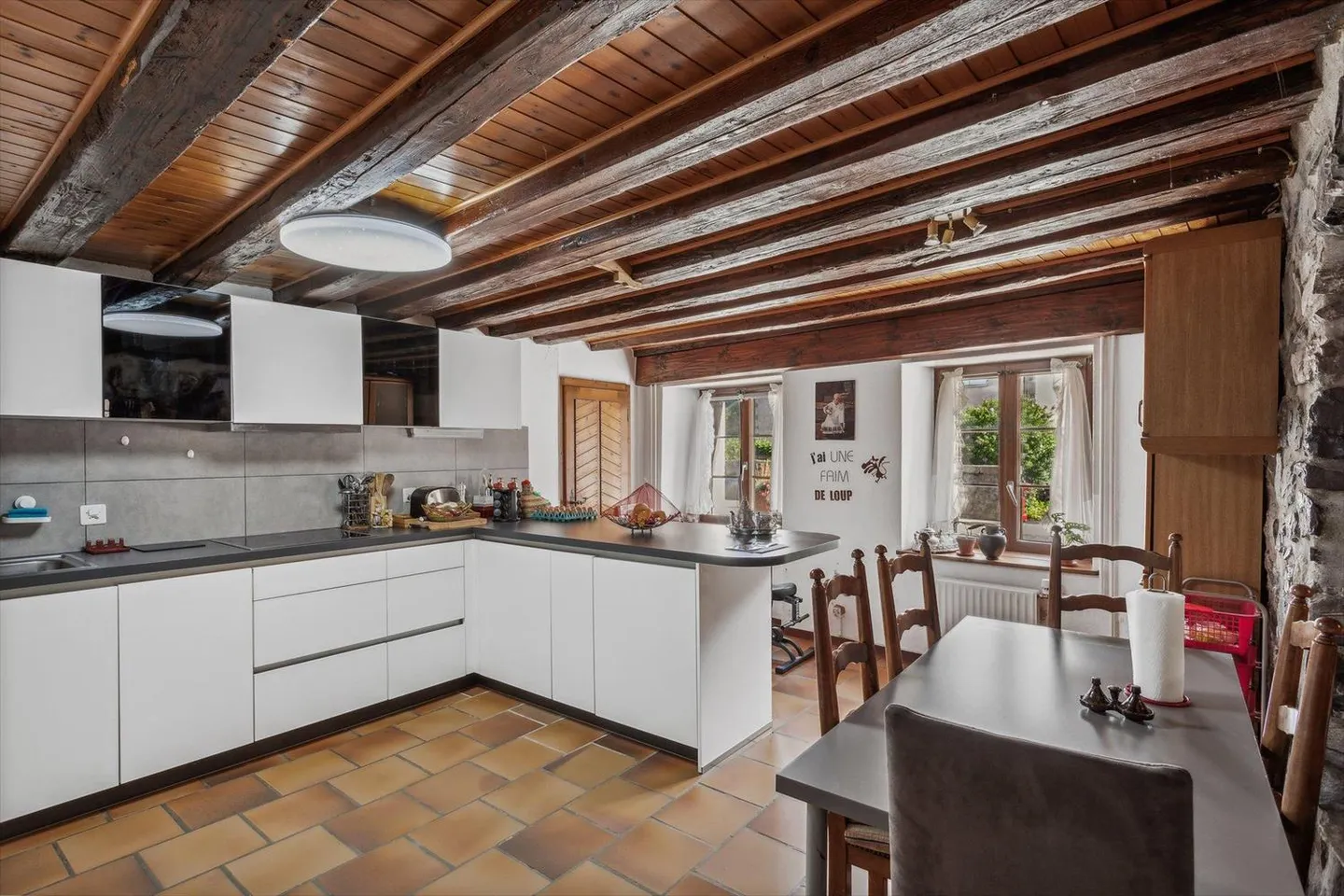 Edificio con 2 appartamenti - Foto 1 di 6