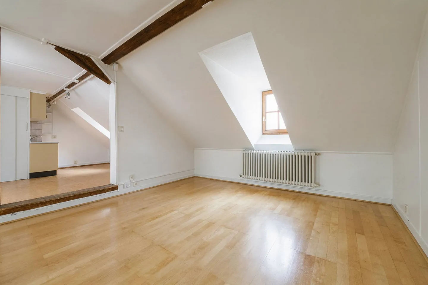 7.5 Room Apartment - Photo 6 of 10