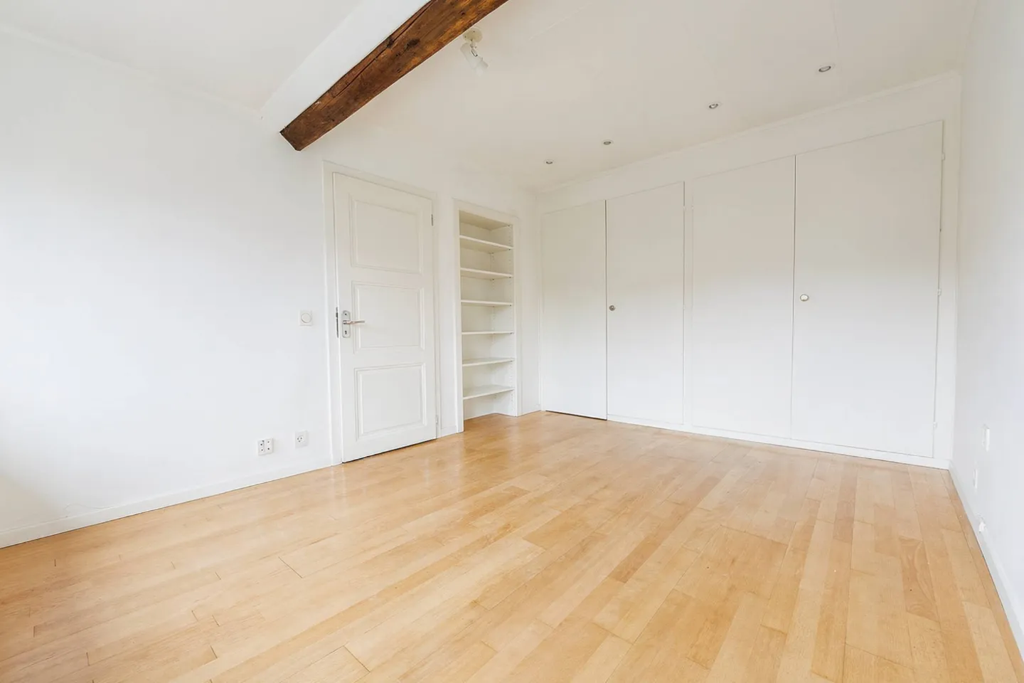 7.5 Room Apartment - Photo 7 of 10