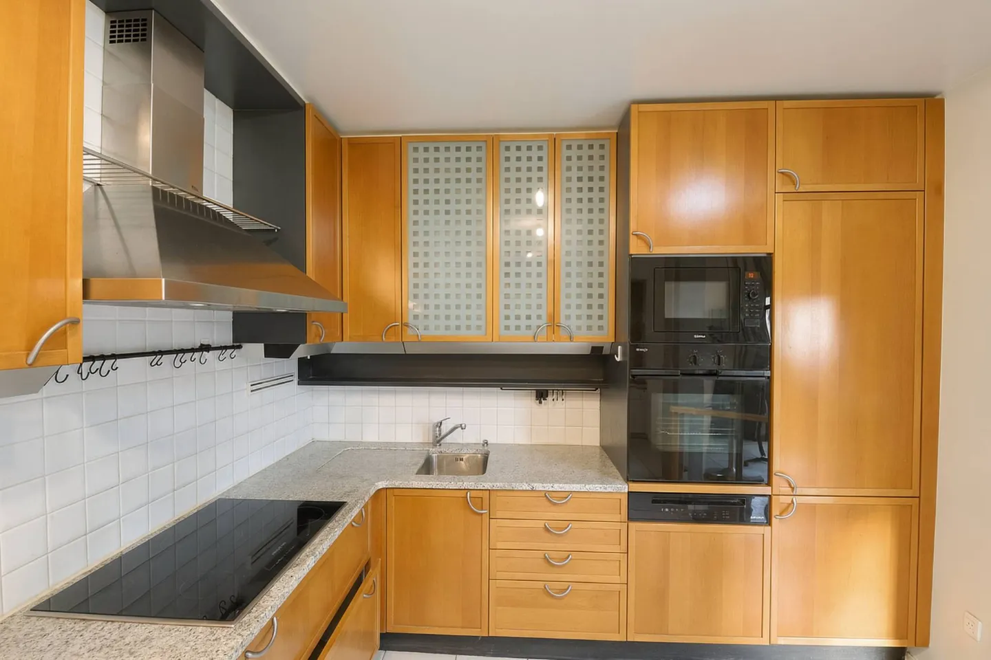 7.5 Room Apartment - Photo 2 of 10