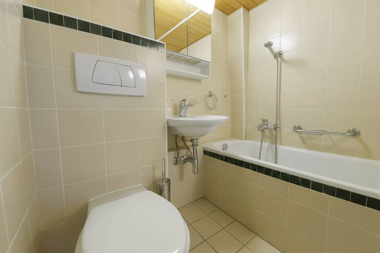 7.5 Room Apartment - Photo 10 of 10