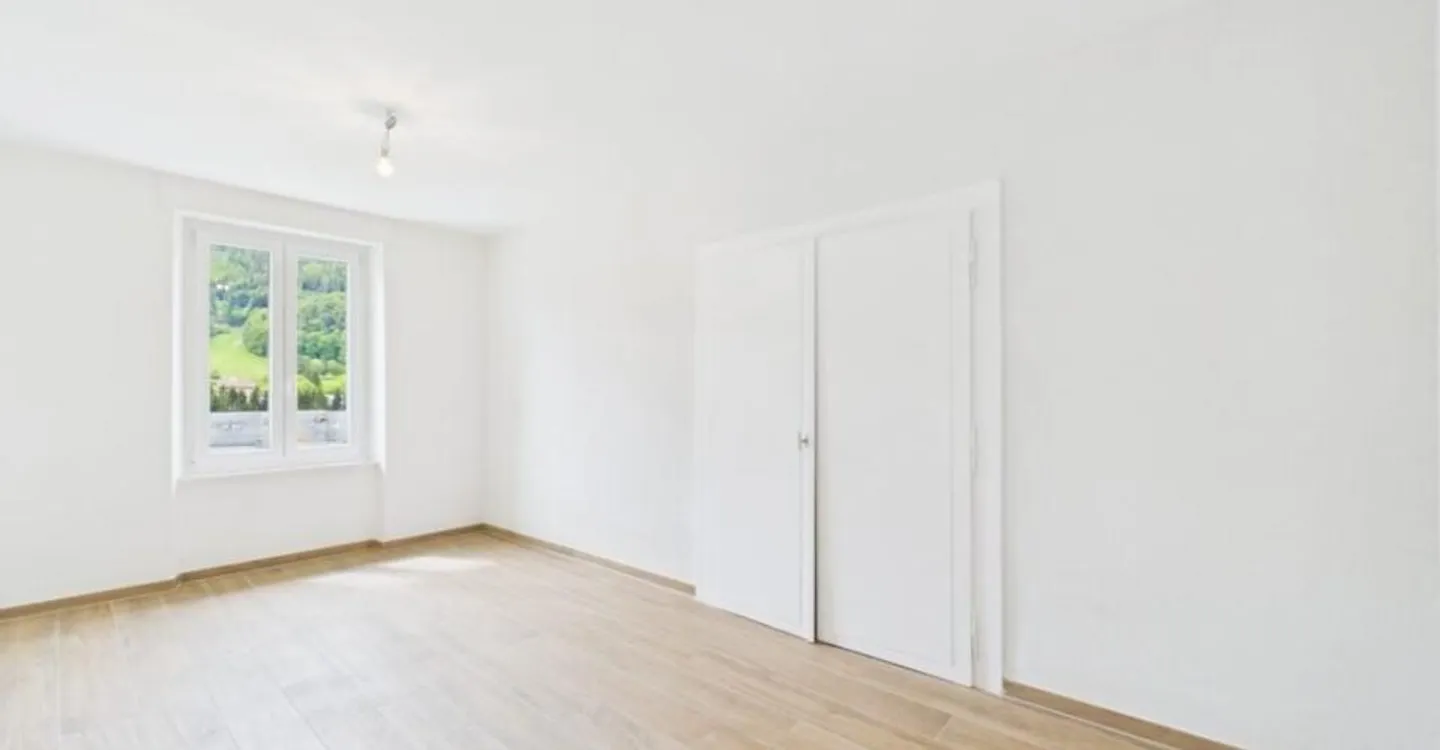 Bel Appartement Rénové - Photo 3 sur 10