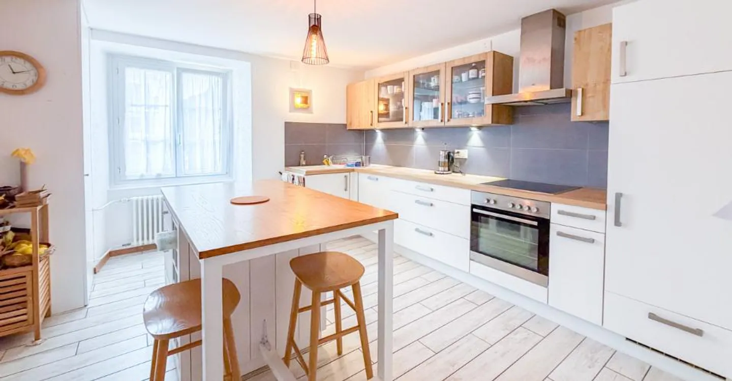 Renoviertes Dorfhaus im Herzen von Bonvillars mit Garage - Foto 5 von 12