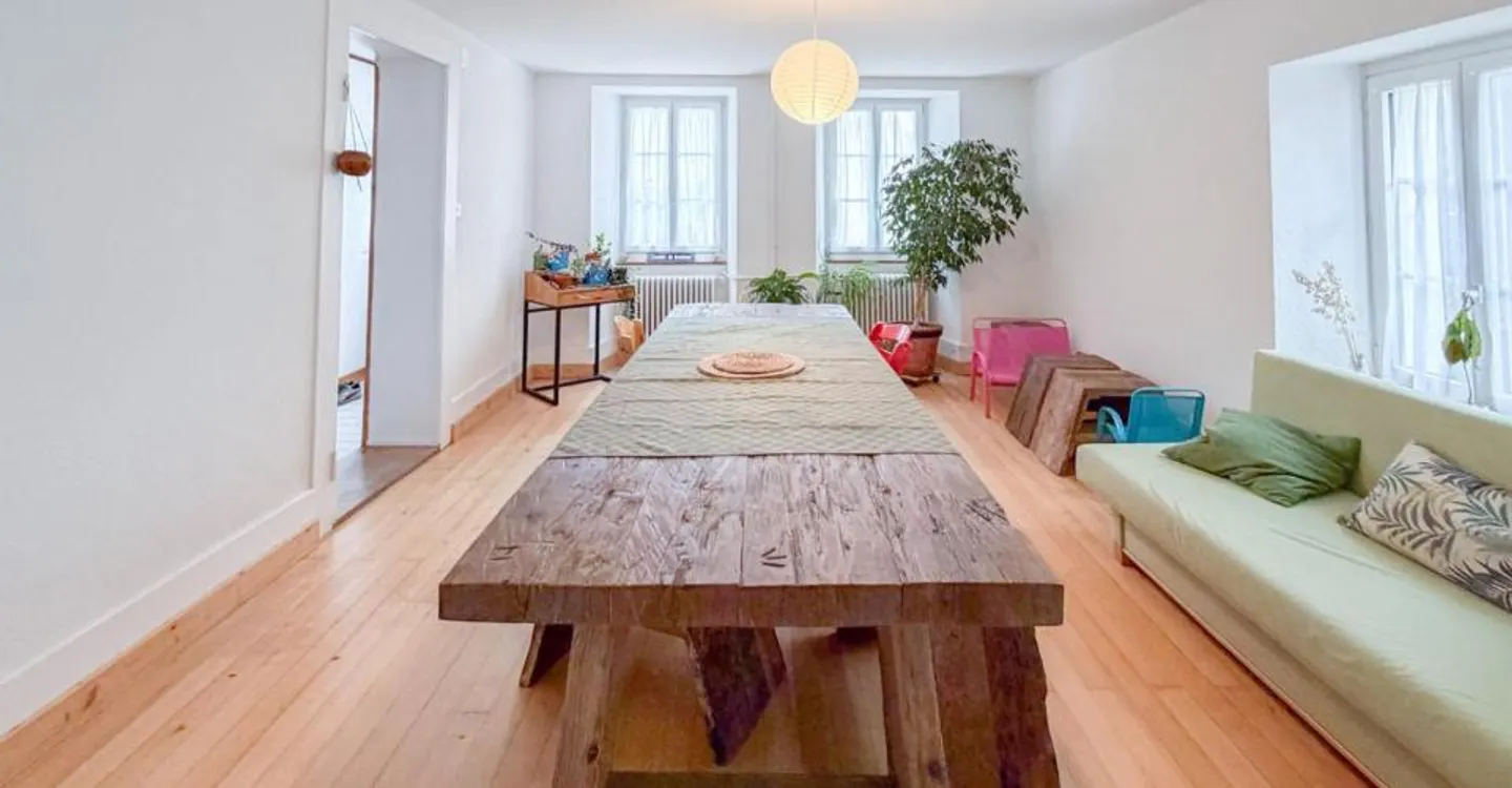 Renoviertes Dorfhaus im Herzen von Bonvillars mit Garage - Foto 6 von 12