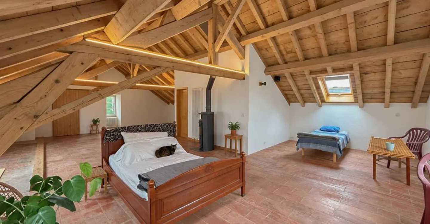 Renoviertes Dorfhaus im Herzen von Bonvillars mit Garage - Foto 11 von 12