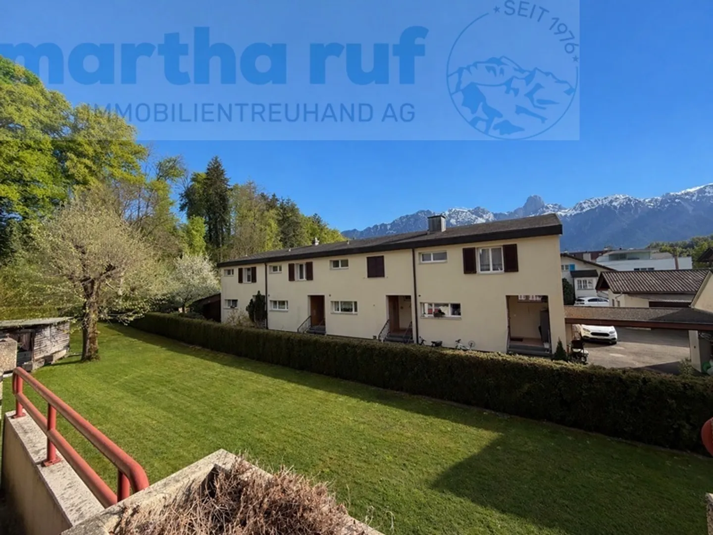 Appartement 2,5 pièces au 1er étage avec cheminée et vue sur la montagne - Photo 10 sur 10