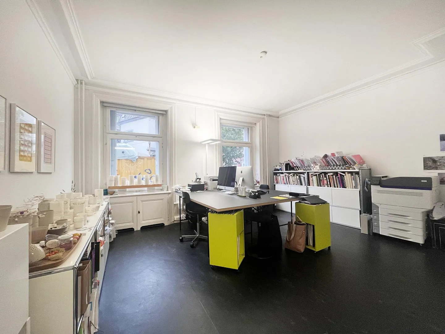 Attractive 8-room townhouse with romantic garden and roof terrace - Photo 4 of 14