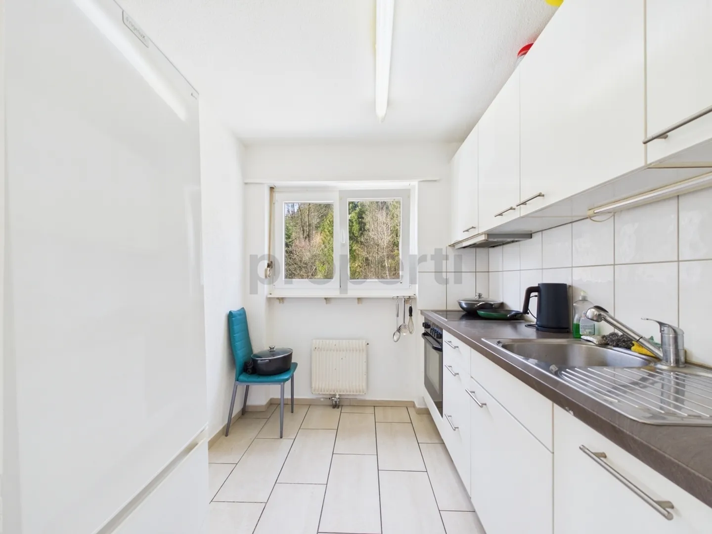 Charmant appartement en attique 4.5 à emplacement privilégié à Langenthal - Photo 2 sur 10