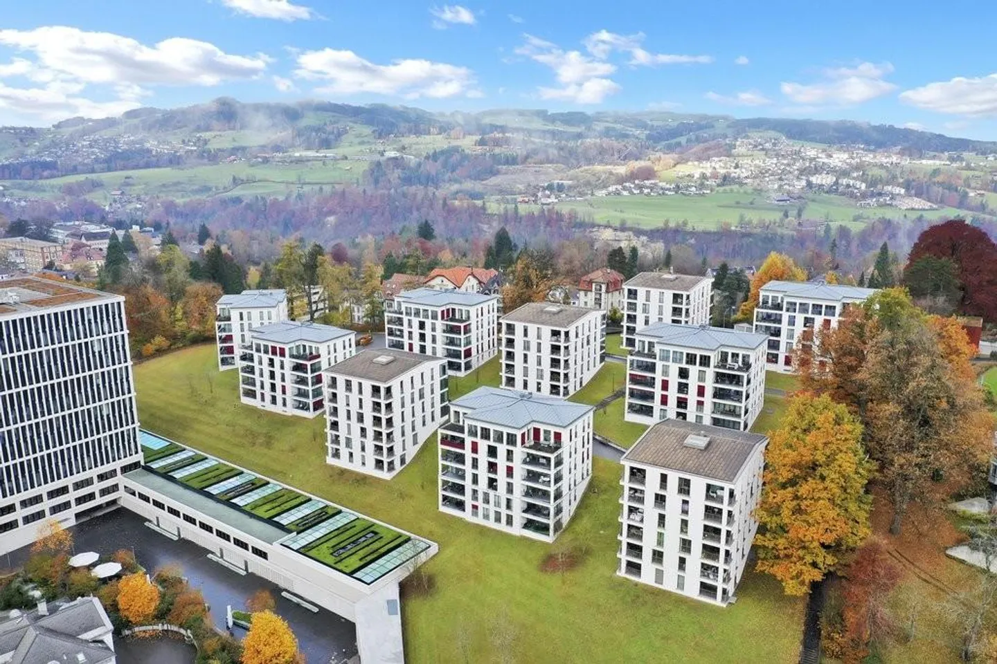 Modern apartment with stunning views - Photo 1 of 8