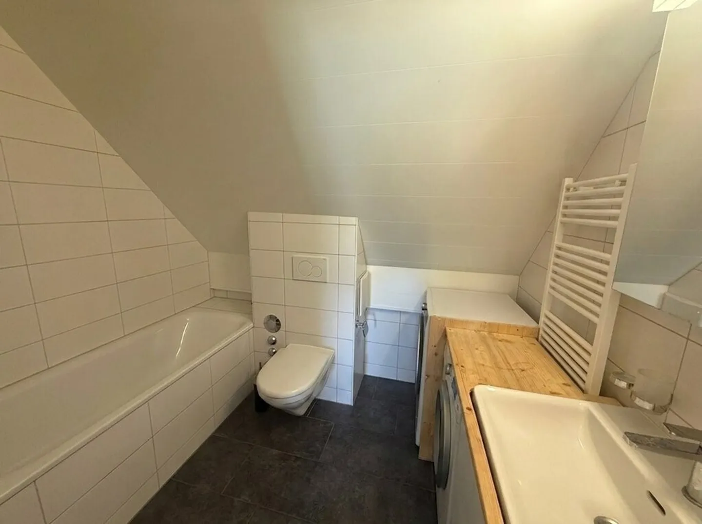 Spazioso duplex di 2,5 locali all'ultimo piano - Foto 7 di 8
