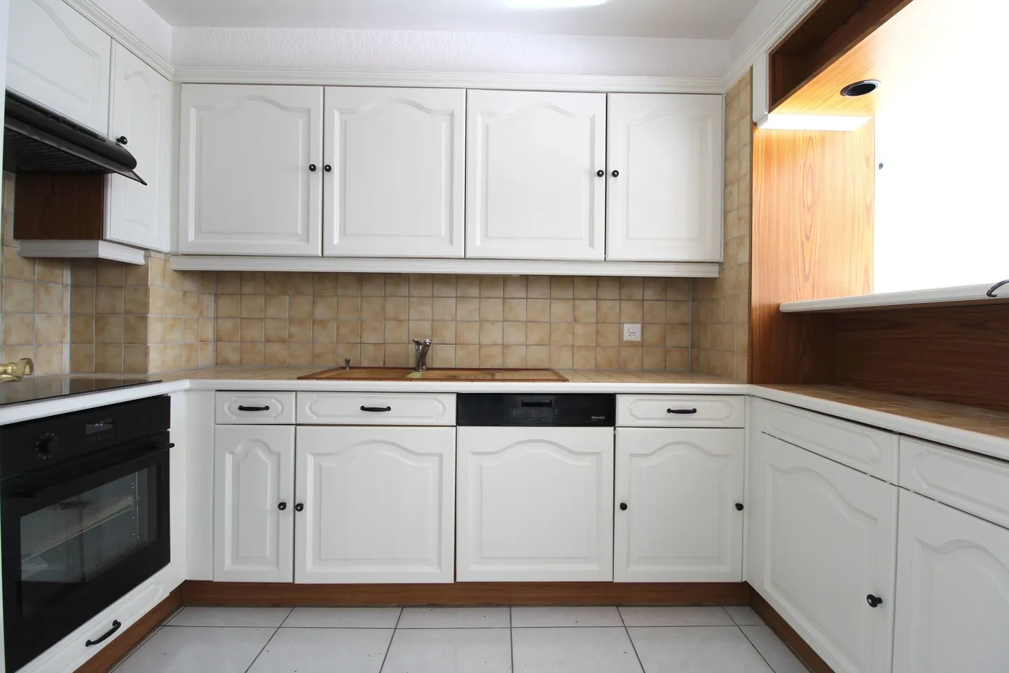 Geräumige 3,5-Zimmer-Wohnung mit Seeblick - Foto 4 von 11