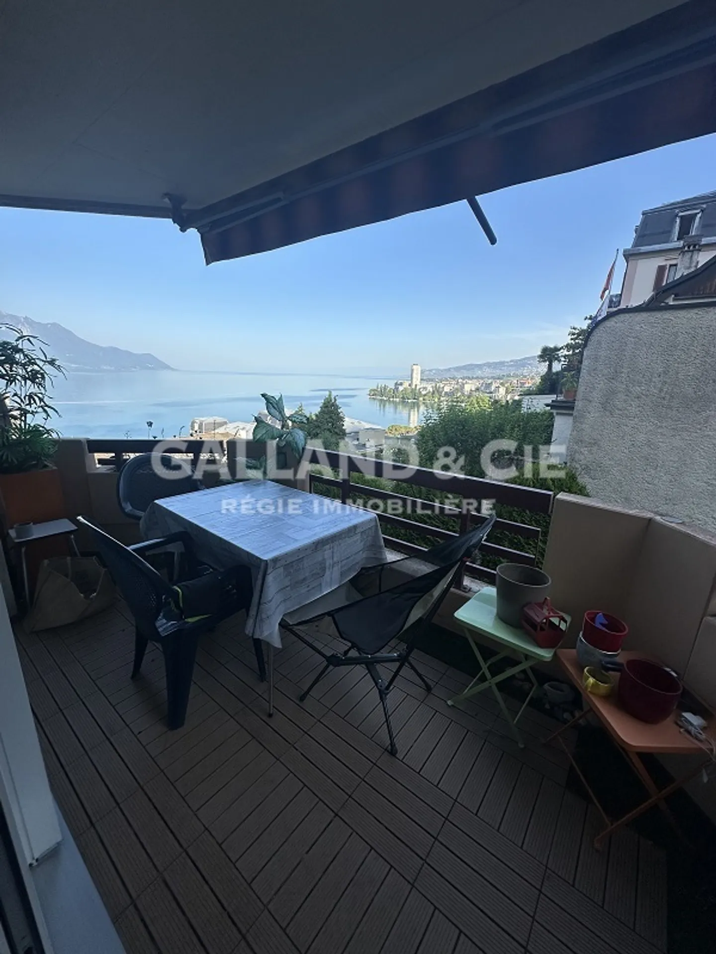 Appartement Charmant Vue Lac - Photo 1 sur 2