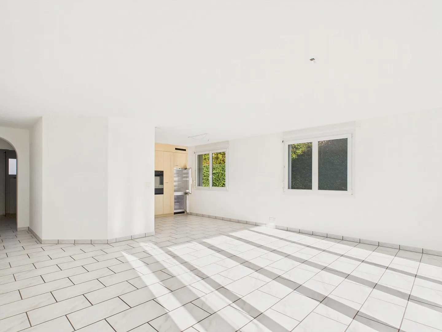 Beautiful 3.5-room apartment on the ground floor in a quiet, sunny location in Zizers - Photo 2 of 11