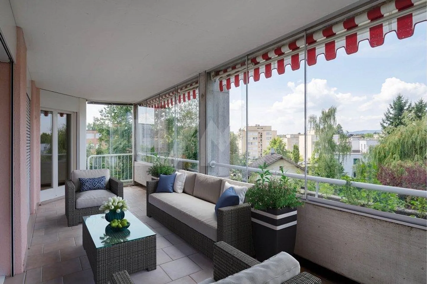 Posizione perfetta! Tranquilla, soleggiata e vicina al centro città (in diritto di costruzione) - Foto 1 di 13