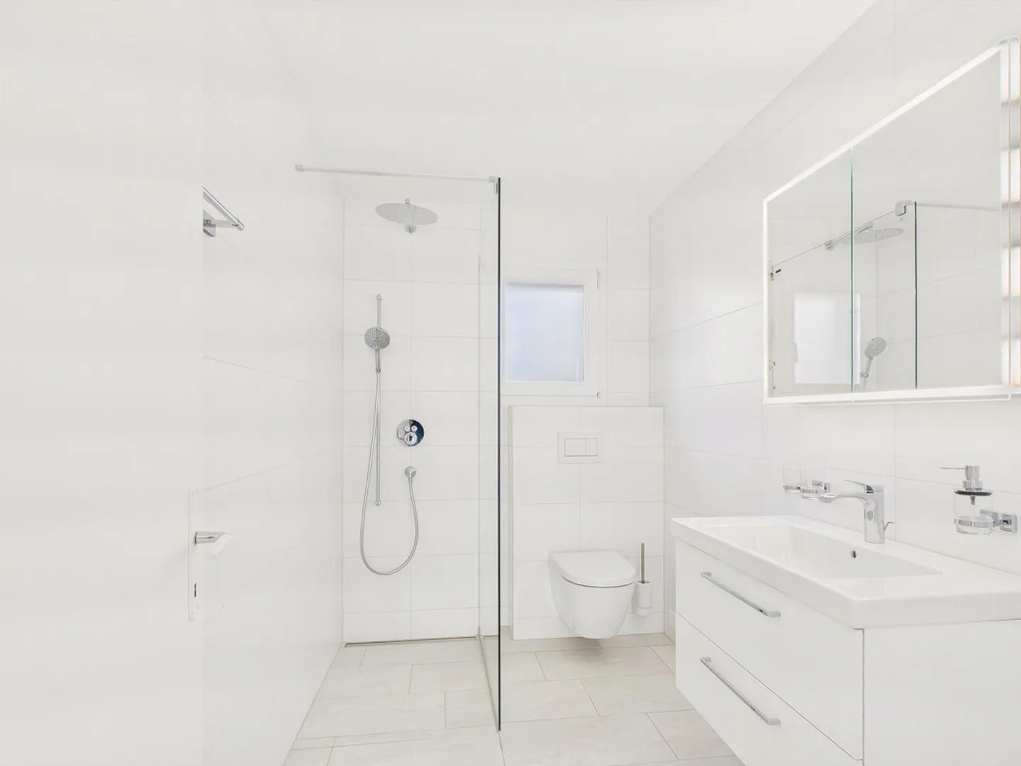 Beautiful 3.5-room apartment on the ground floor in a quiet, sunny location in Zizers - Photo 7 of 11