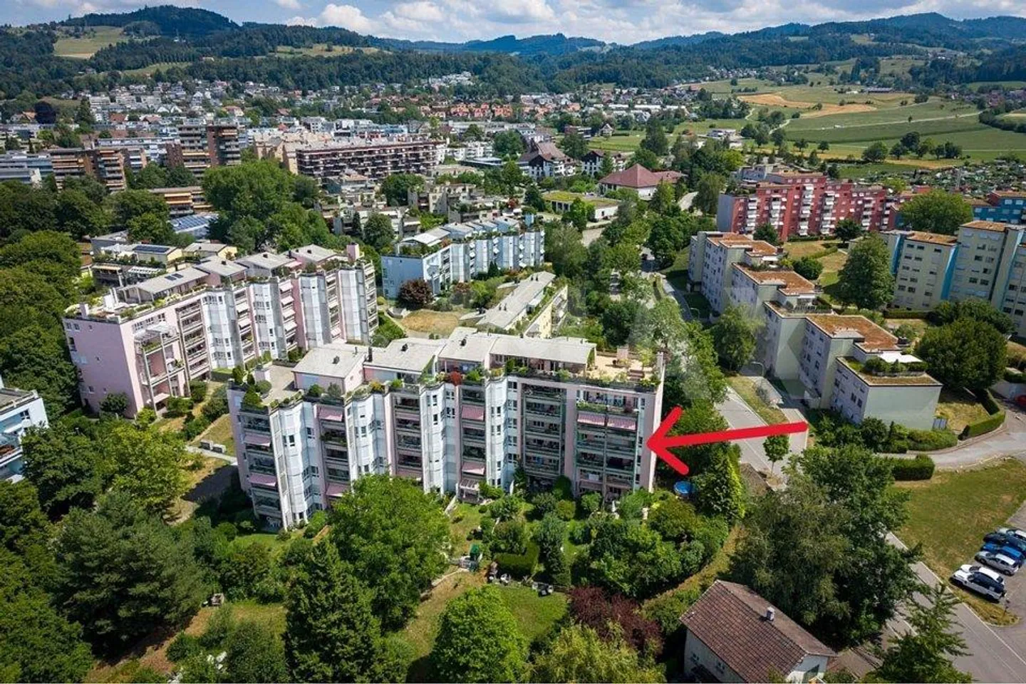 Posizione perfetta! Tranquilla, soleggiata e vicina al centro città (in diritto di costruzione) - Foto 2 di 13