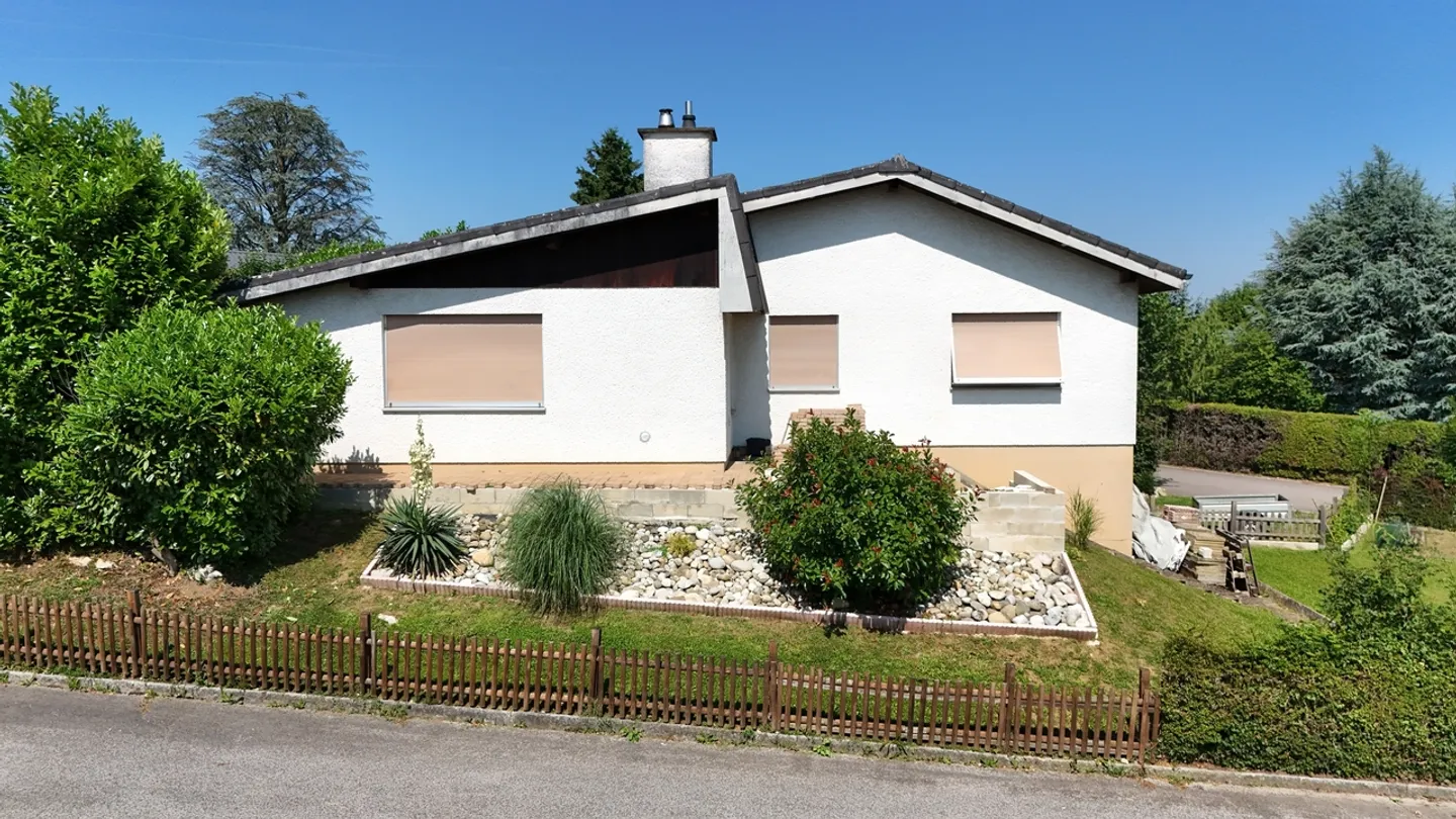 Schönes Familienhaus in ruhiger Lage - Foto 1 von 11
