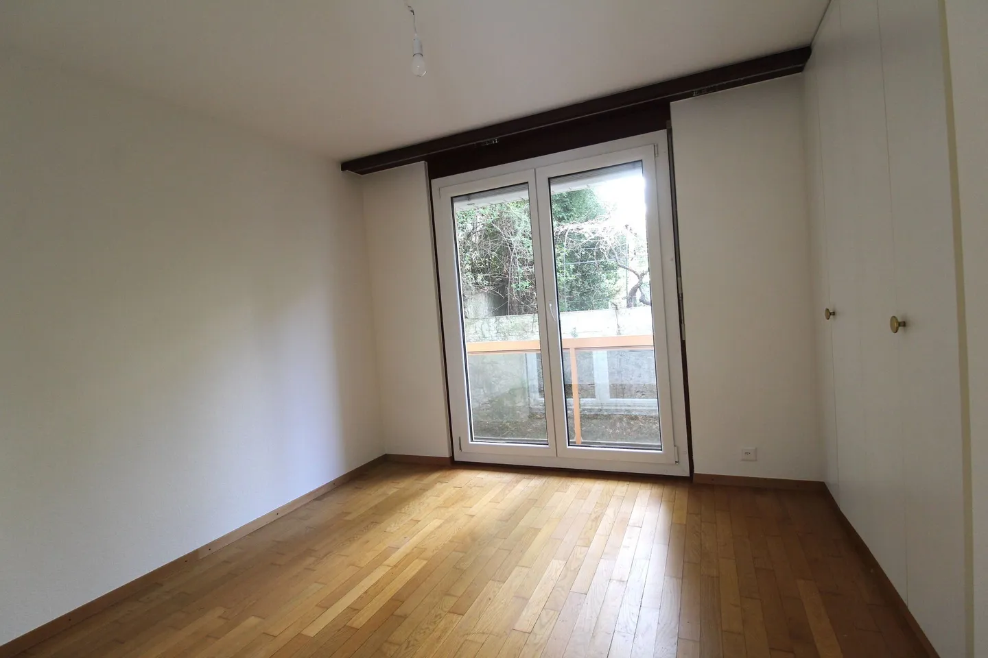 Geräumige 3,5-Zimmer-Wohnung mit Seeblick - Foto 9 von 11
