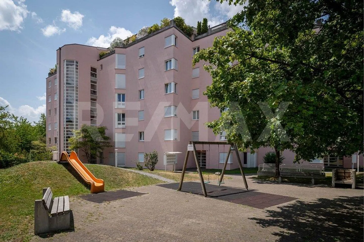 Posizione perfetta! Tranquilla, soleggiata e vicina al centro città (in diritto di costruzione) - Foto 4 di 13