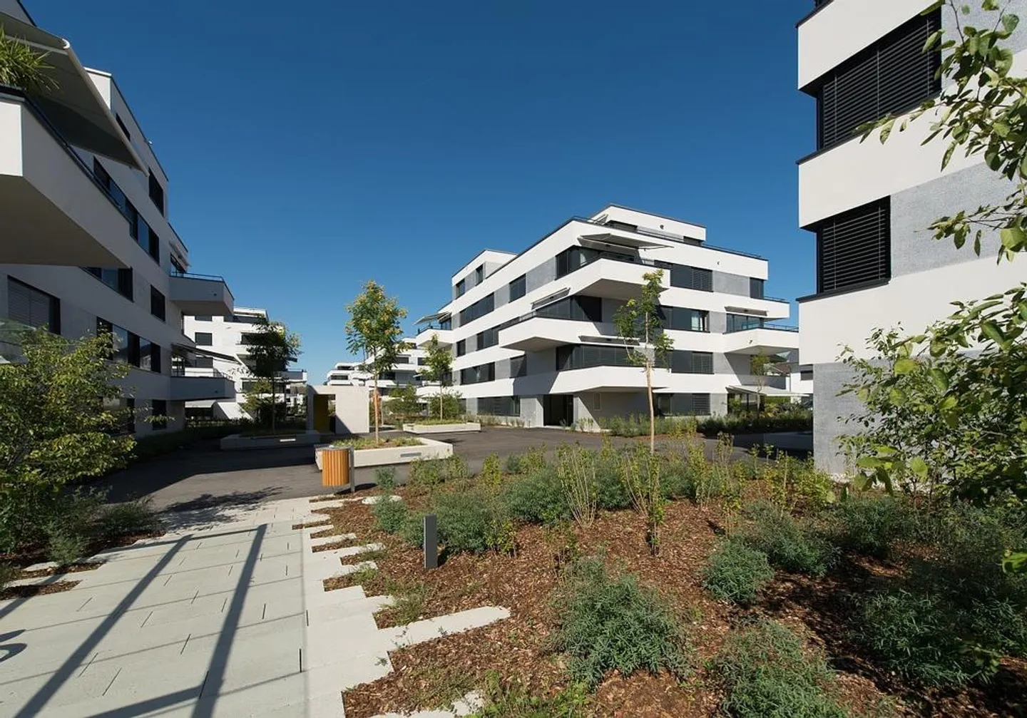 Appartement en attique attrayant avec terrasse dans un emplacement central à Regensdorf - Photo 1 sur 11