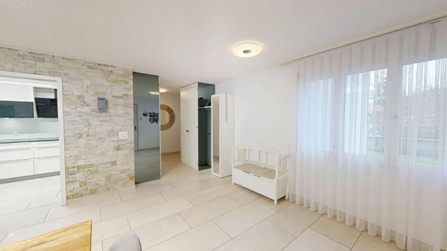 Central Living with a Large Garden - Well-Maintained 4.5-Room Apartment - Photo 10 of 13