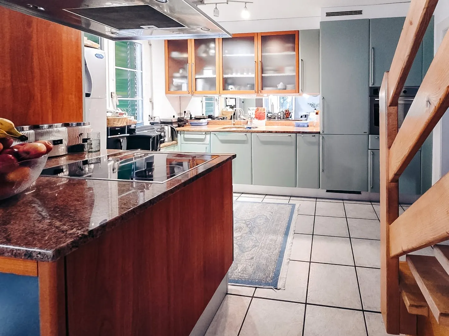 Spacious Maisonette Apartment - Photo 4 of 15