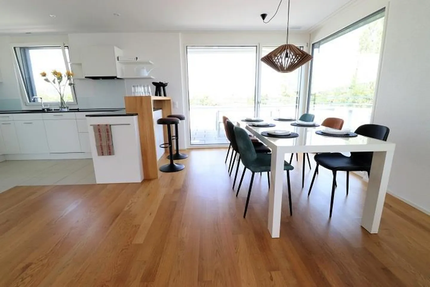 Appartement en attique attrayant avec terrasse dans un emplacement central à Regensdorf - Photo 3 sur 11