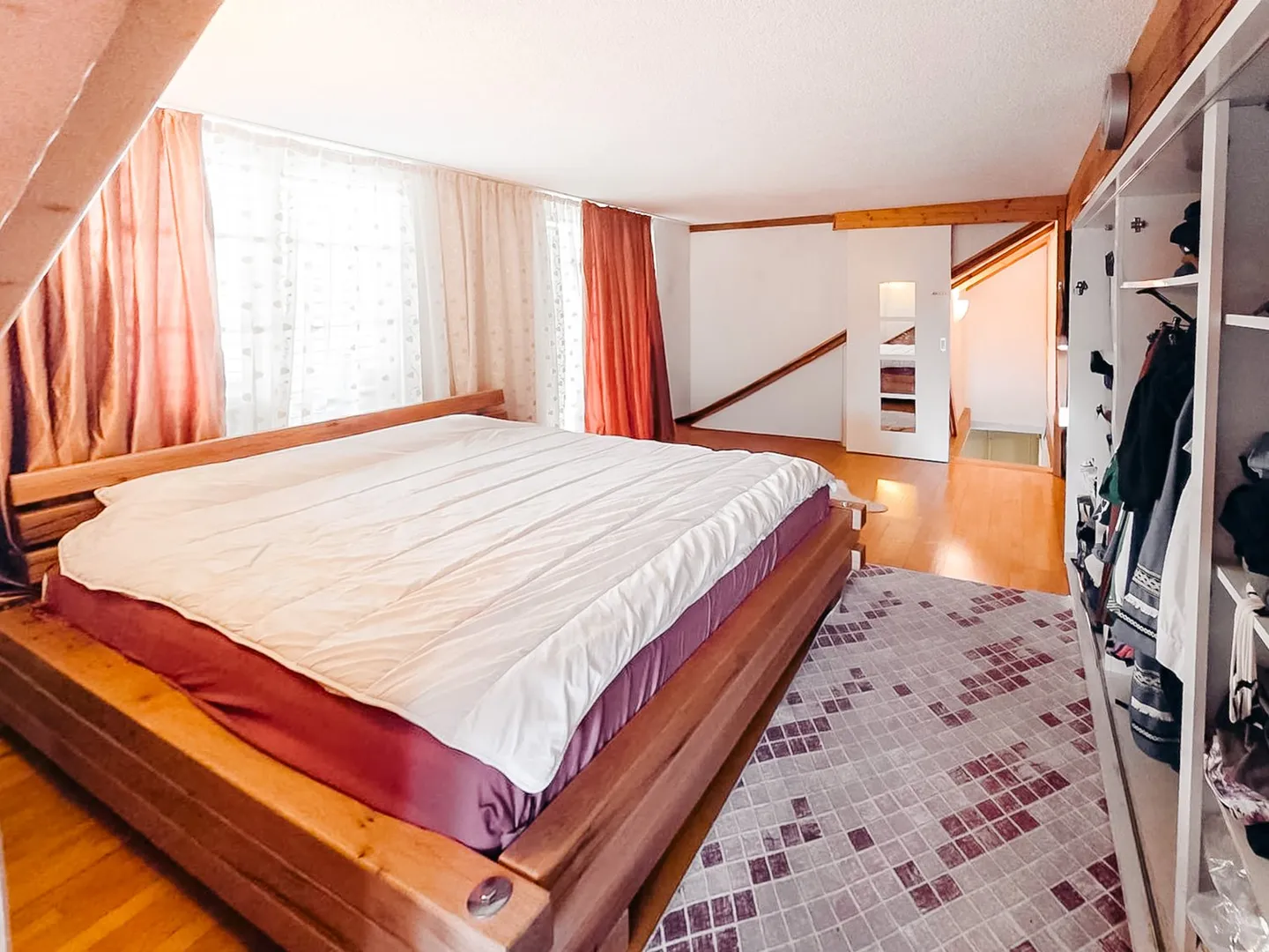 Spacious Maisonette Apartment - Photo 7 of 15