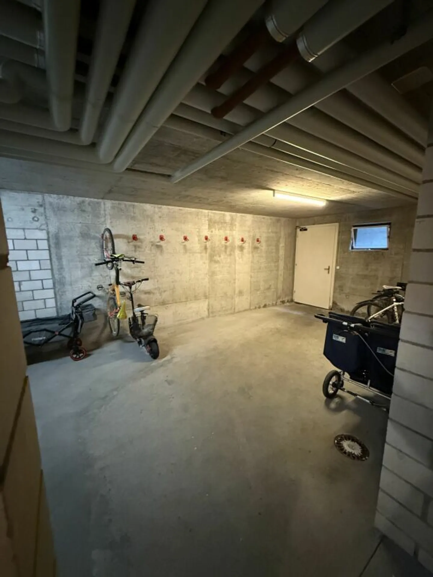 Central Living with a Large Garden - Well-Maintained 4.5-Room Apartment - Photo 12 of 13