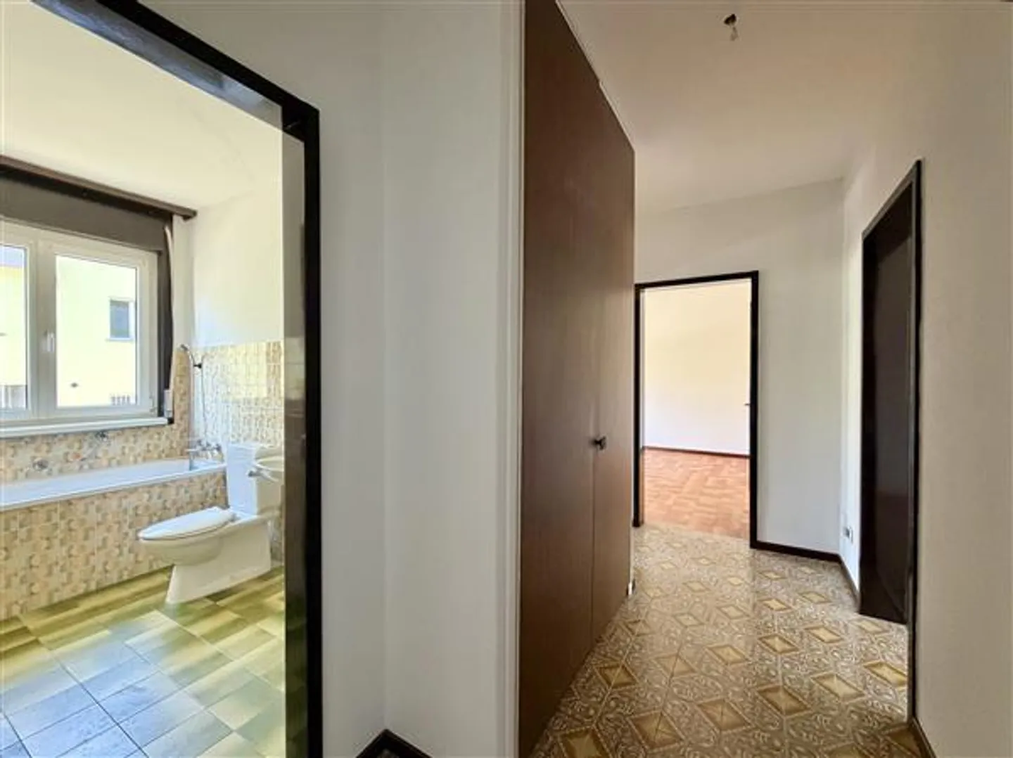 Stabio: 2.5-Room Apartment - Photo 4 of 5
