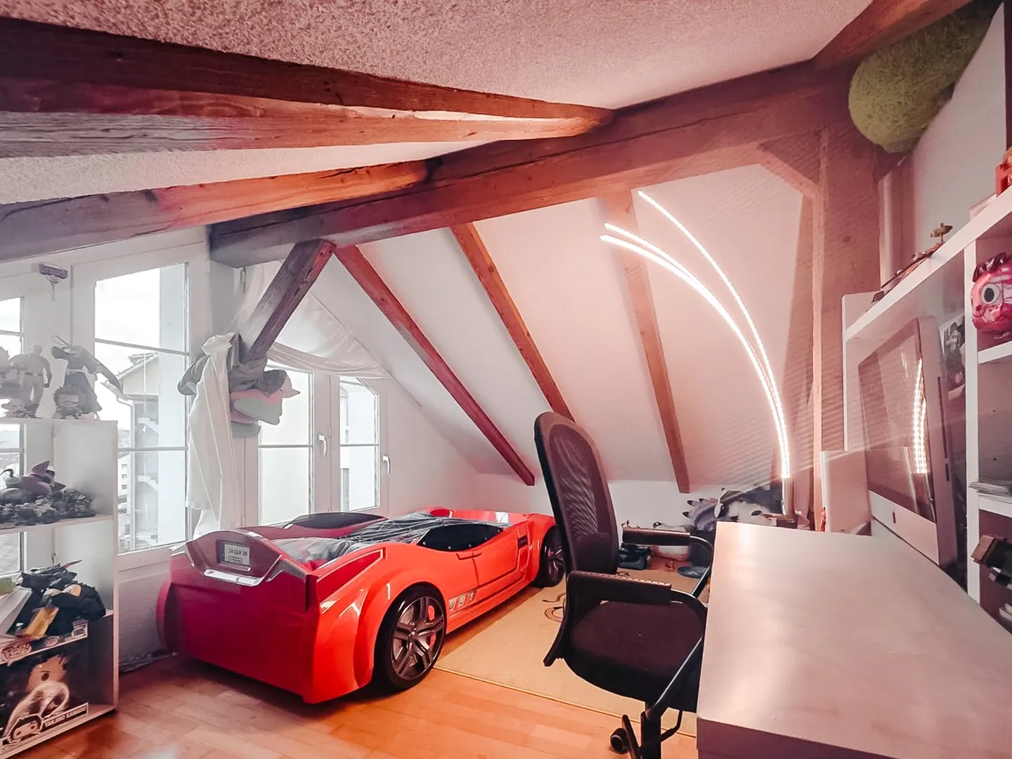 Spacious Maisonette Apartment - Photo 10 of 15