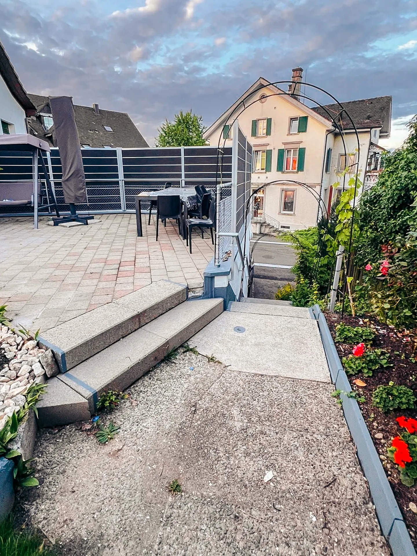 Spacious Maisonette Apartment - Photo 14 of 15